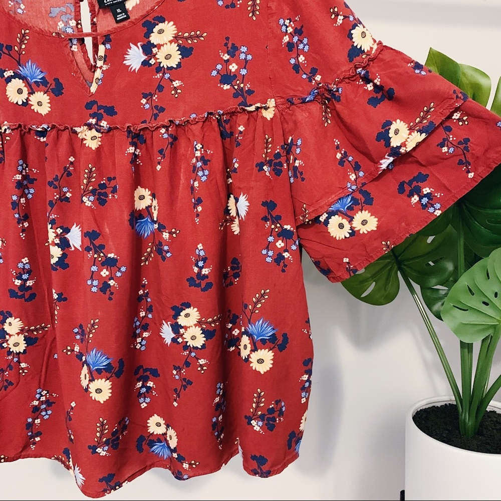 Smock Top with Ruffled Short Sleeve - Picture 4 of 7